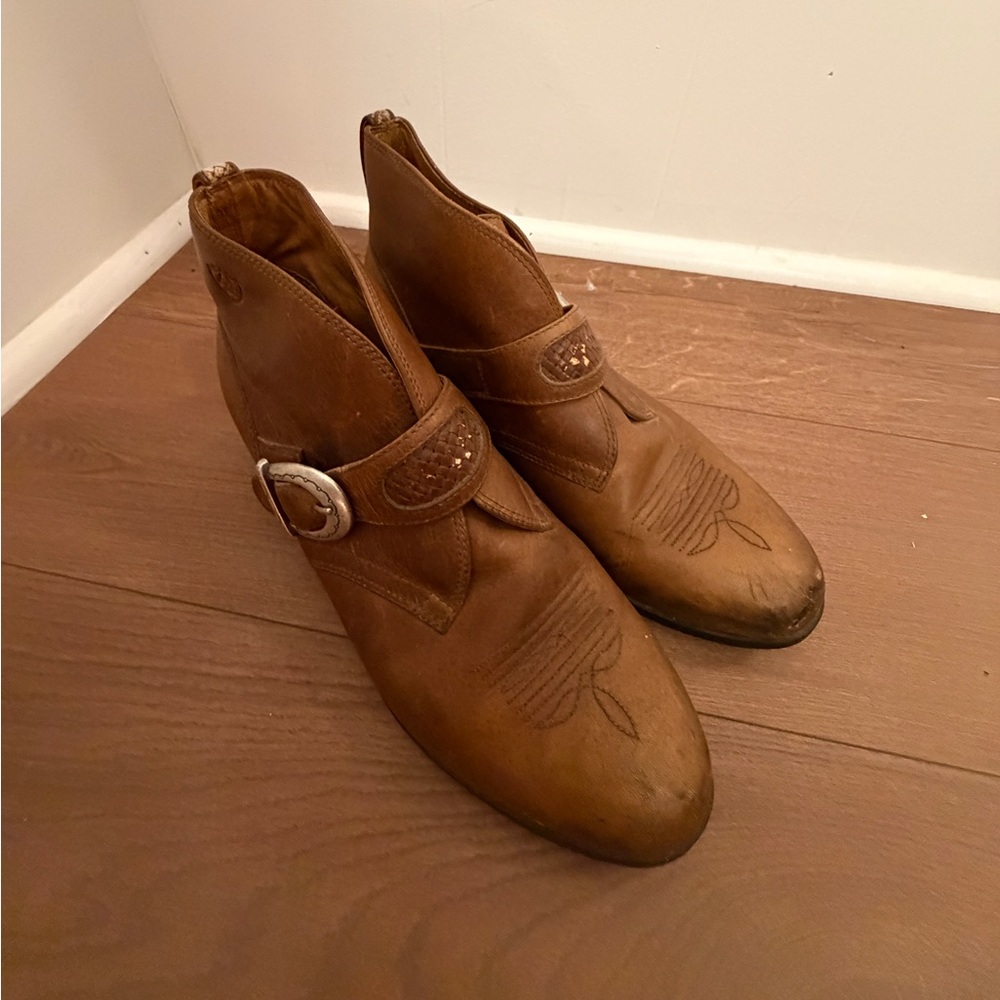 Ariat Western‎ Leather Ankle Boots Buckle Top Stitching Distressed Size 9B